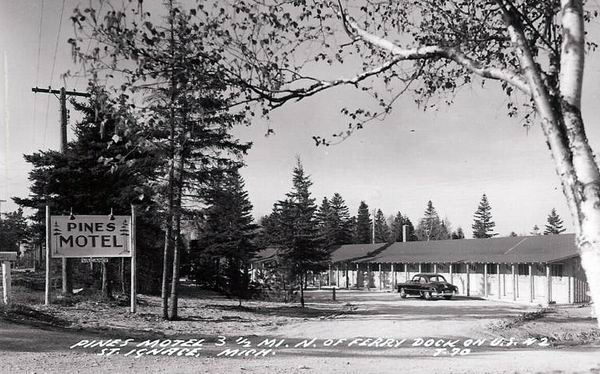 Pines Motel - St Ignace (newer photo)